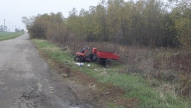 Мужчина погиб в Выселковском районе, перевернувшись на мотороллере