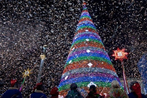 Новый год на Театральной площади Краснодара вместе с горожанами встретят 150 полицейских