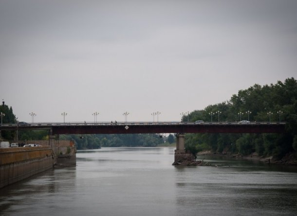 Полицейских, спасших прыгнувшую с моста в реку девочку из Славянска-на-Кубани, наградят