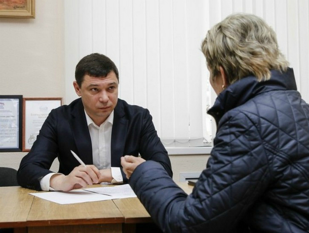 Власти Краснодара лично приняли жалобы и предложения от жителей «Гидростроя»
