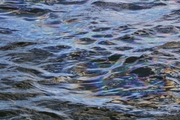 Спасатели назвали наихудший итог разлива топлива сухогруза, затонувшего на Кубани