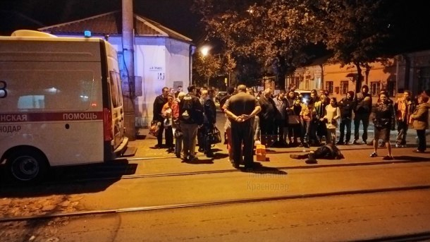 На трамвайных путях в центре Краснодара нашли тело мужчины