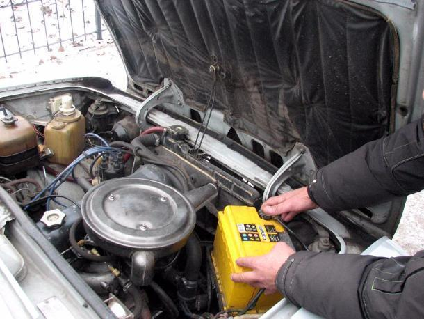 В Усть-Лабинском районе члены «криминального квартета» похищали аккумуляторы из машин