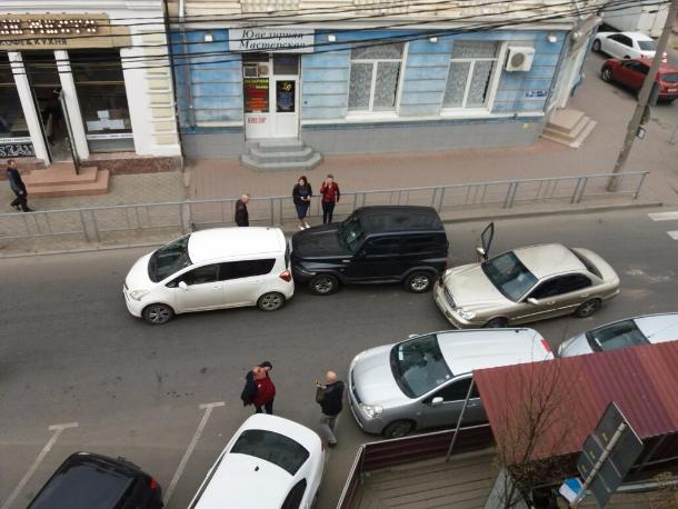Житель Краснодара спровоцировал массовую аварию в центре города