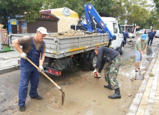 Свет восстановили и воду откачали: в Анапе завершаются восстановительные работы после разгула стихии