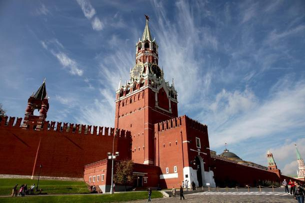«Вид на Кремль изнутри и на работу без пробок», — краснодарцам предложили вакансию президента