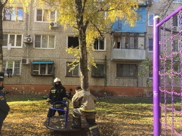 Из горящей квартиры в Краснодаре спасли троих человек
