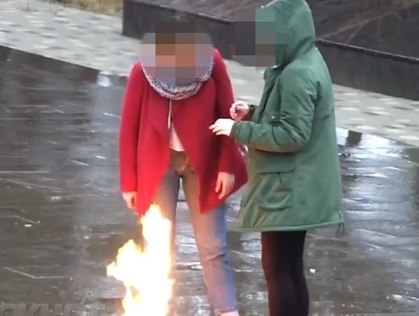Полиция проверила инцидент с осквернением школьницами Вечного огня в Краснодарском крае