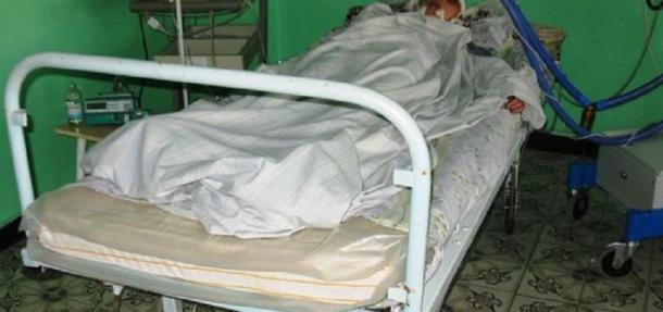 Найденная в Новороссийске полураздетая и без сознания женщина скончалась в реанимации