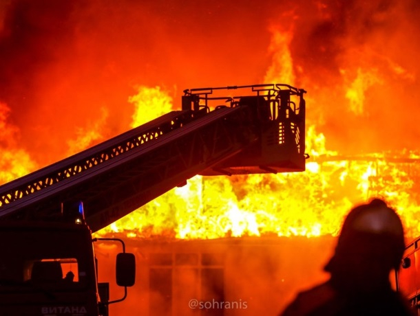 «Таких домов в крае много»: эксперты рассказали о сгоревшем самострое в Сочи