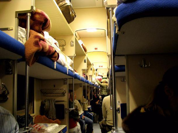 Житель Абхазии обокрал в поезде крадарскую пенсионерку