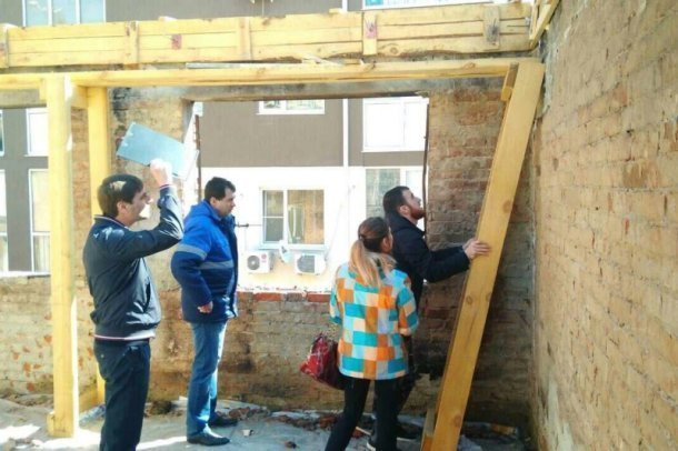 Проверка нашла трещины в стенах горевшего дома в Краснодаре