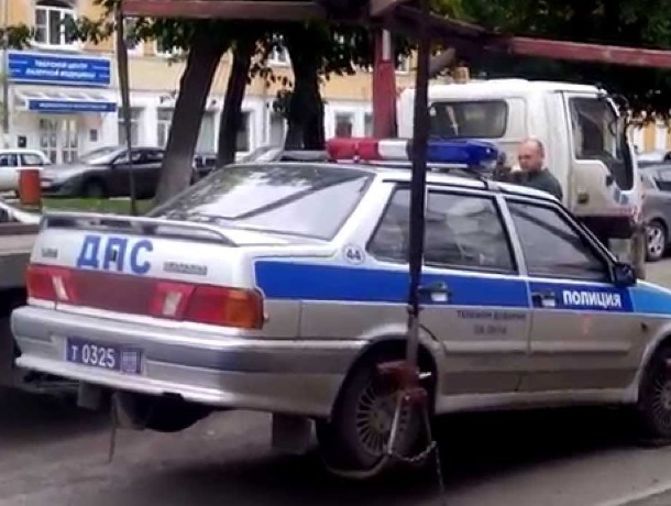 «Пока никто не видит»: эвакуаторы без ГИБДД похищают автомобили в Краснодаре
