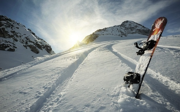Пограничники Сочи поймали сноубордистов-экстремалов