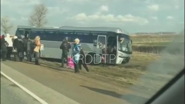В аварии с пассажирском автобусом в Краснодарском крае пострадавших нет
