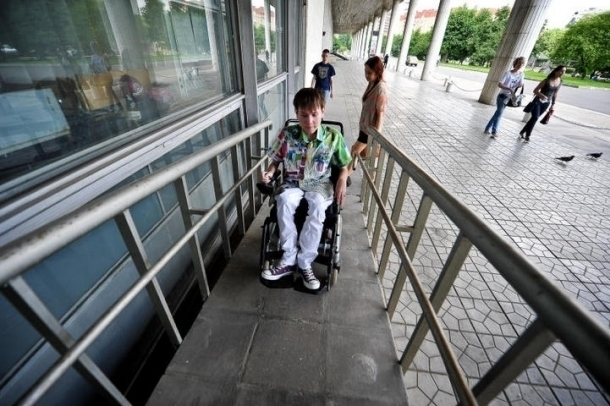 «Ты не пройдешь!»: 80% новостроек Кубани недоступны для маломобильного населения