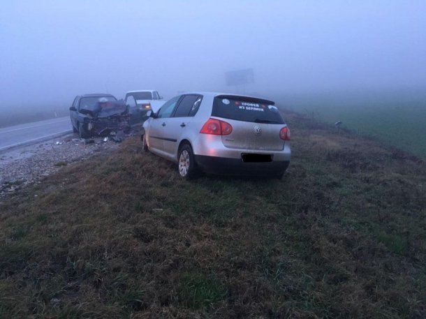 ДТП в тумане: Две машины столкнулись лоб в лоб в Крымском районе