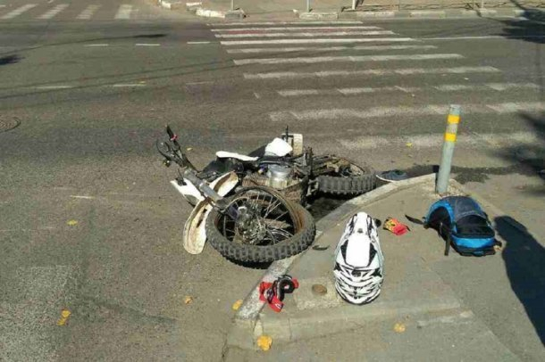 Троллейбус в Краснодаре сбил мотоциклиста