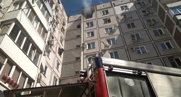 Из-за пожара в краснодарской девятиэтажке эвакуировали 40 жильцов