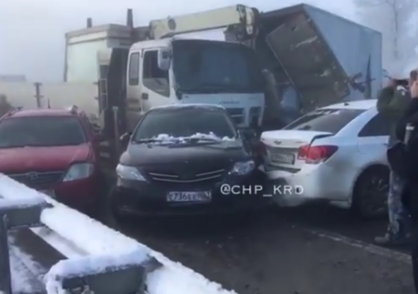 25 авто попали в крупное ДТП на трассе «М-4 Дон» под Краснодаром