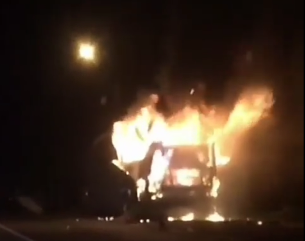 Ночью в Усть-Лабинске сгорел дотла пассажирский автобус