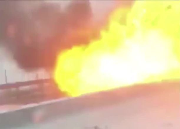 По дороге в Краснодар в массовом ДТП взорвалась машина