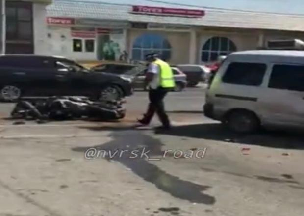 Под колесами минивэна погиб 36-летний мотоциклист на Кубани