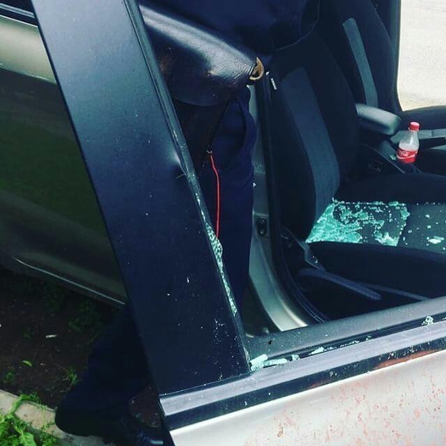 В Краснодаре в одном микрорайоне повредили восемь автомобилей, чтобы украсть навигаторы