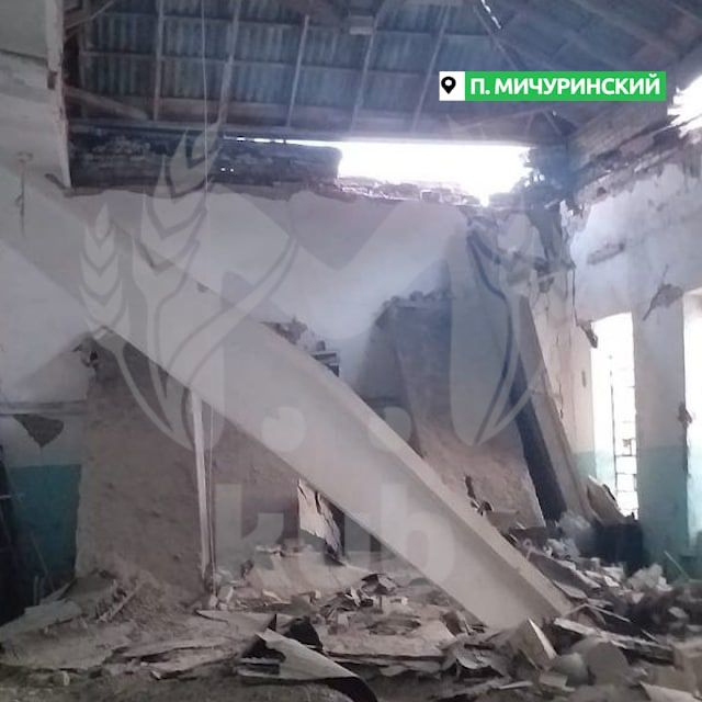В Краснодарском крае обрушилась крыша школьного спортзала