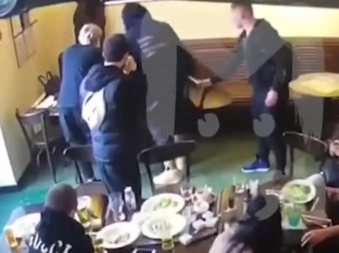 Опубликовано видео избиения футболистом «Краснодара» чиновника Минпромторга