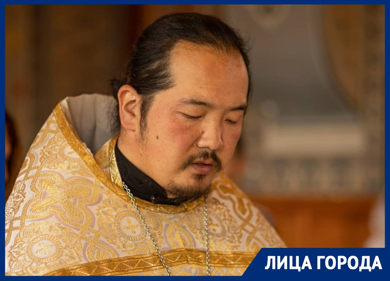 Ким Чен Ын и Цой: священник-тиктокер из Узбекистана снимает видео без слов о своей национальности