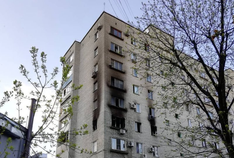 В краснодарской многоэтажке выгорела квартира, эвакуировали 20 жильцов