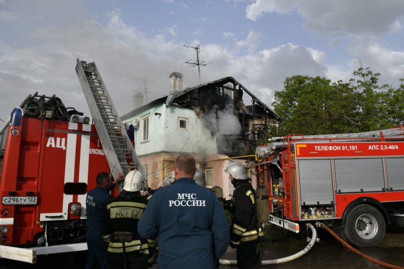 Из горящего дома в Краснодаре эвакуировали 15 жильцов