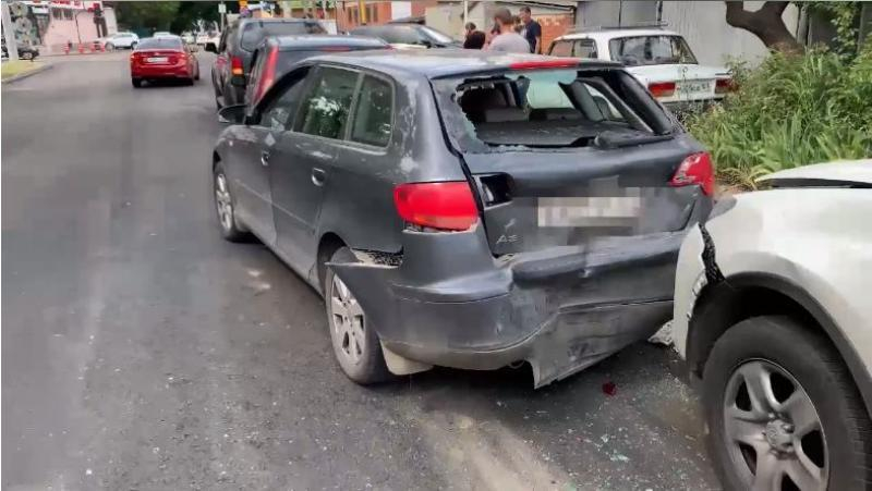 Массовую аварию в Краснодаре устроил водитель Toyota и скрылся с места ДТП