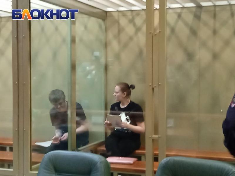«Говорил, что наложит на себя руки, если не возьму вину»: осужденная за убийство пятилетнего сына Алена Бугоркова заявила, что ребенка убил отчим