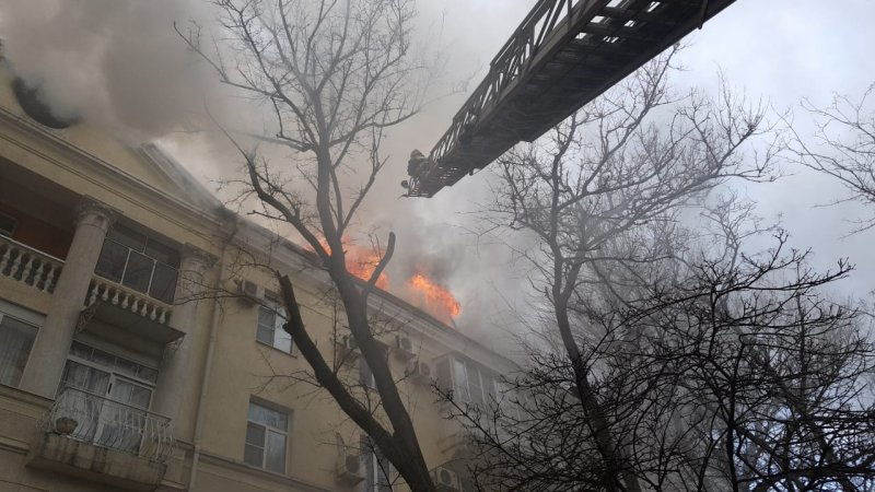 Из горящего дома эвакуировали 120 человек на Кубани