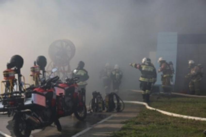 На Кубани полыхал нефтеперерабатывающий завод