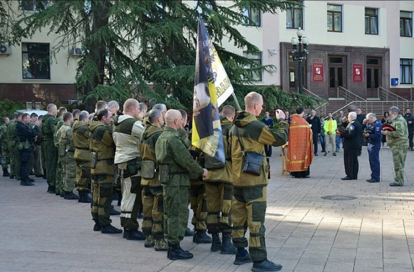 33 краснодарских богатыря отправились денацифицировать Украину