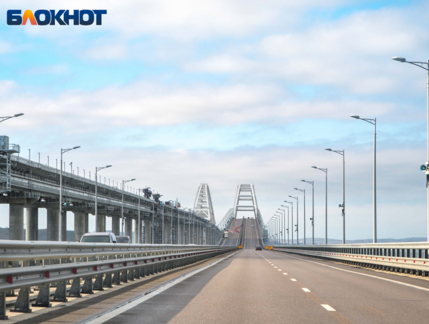 Движение по Крымскому мосту экстренно перекрыли по тревоге