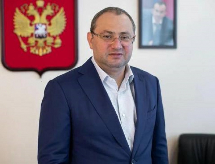 В кабинете министра здравоохранения Кубани провели обыски