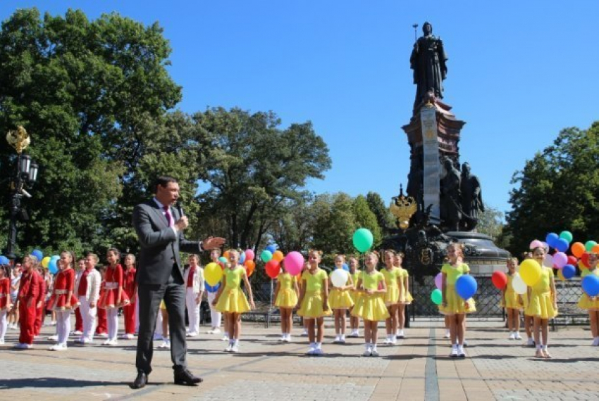  Наш любимый Краснодар ждет безоблачное будущее, - мэр на церемонии открытия праздника 