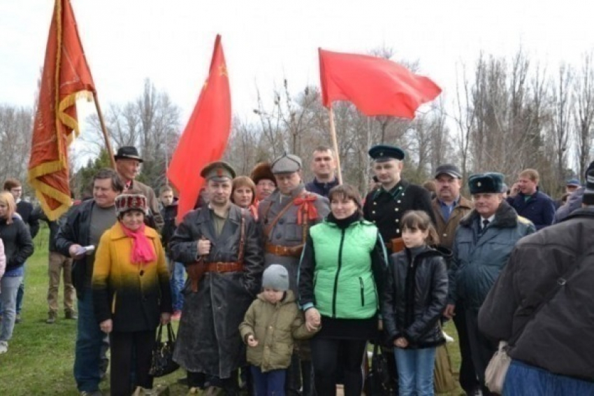 Кубанцы провели реконструкцию боя между войсками Белой и Красной армии