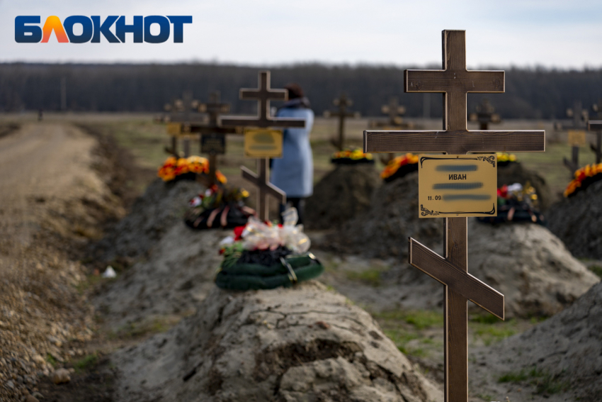«Сына разорвало снарядом от танка»: матери со всей России ищут своих осуждённых сыновей на кладбище ЧВК «Вагнер»