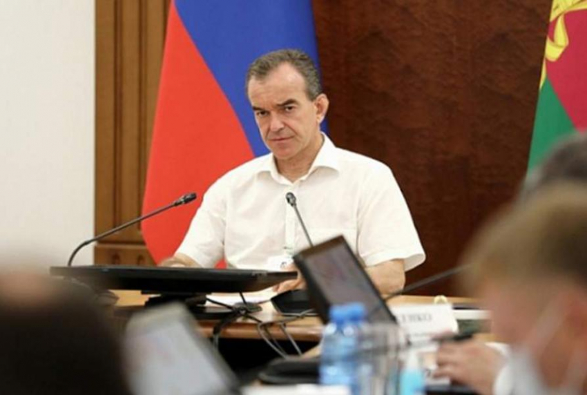 Пресс-служба губернатора Кубани Вениамина Кондратьева рассказала, почему у него был бейдж-антисептик