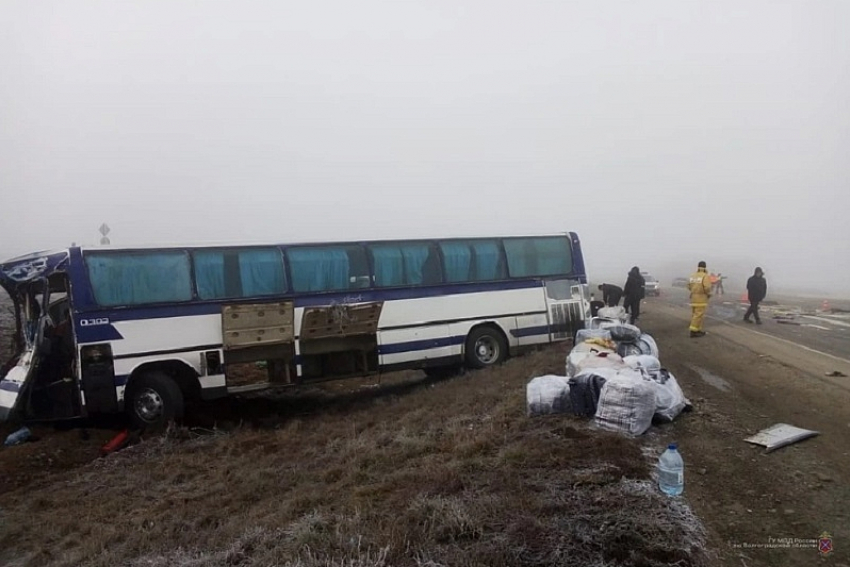 Автобус с Кубани, перевозивший мигрантов, попал в ДТП с КамАЗом