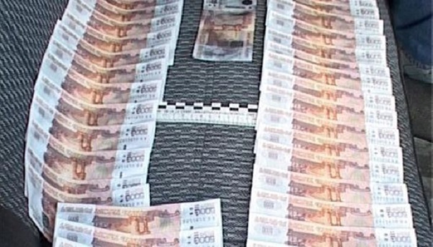 В Краснодаре сотрудник Росприроднадзора за 200 тысяч рублей закрыл глаза на нарушения