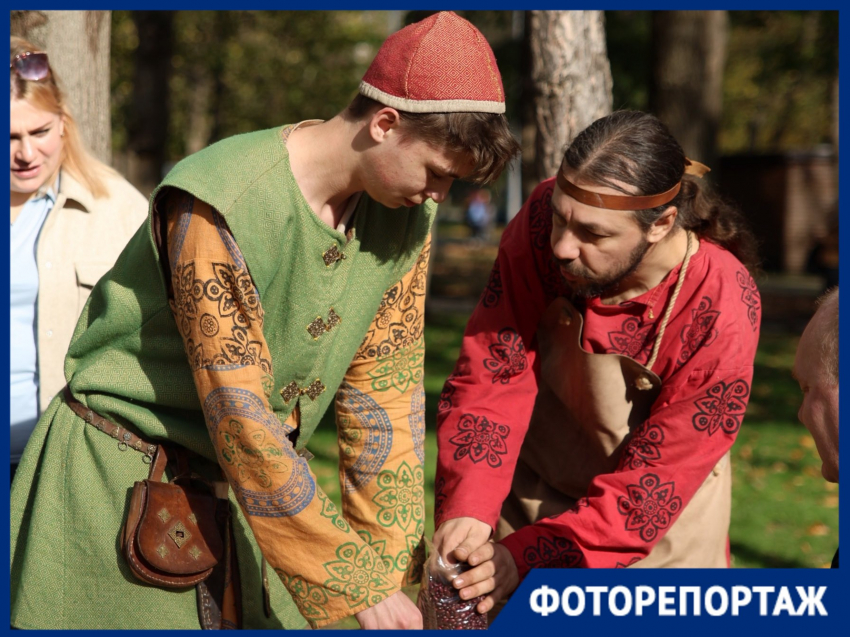 Старинные игры, сражение на мечах и концерты: Чистяковская Роща стала центром притяжения жителей Краснодара