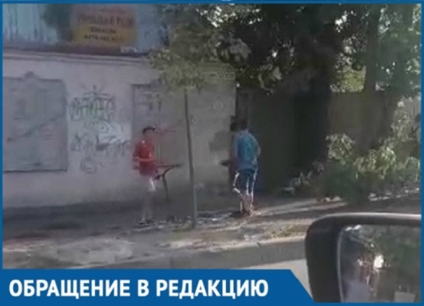 Судьбой детей-«бизнесменов», работающих на улице, обеспокоены краснодарцы