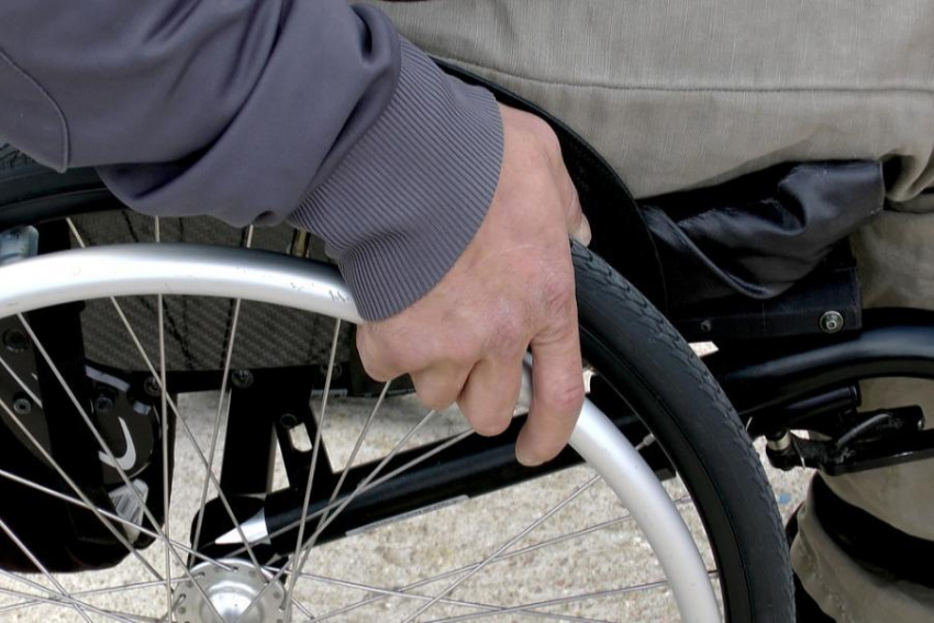 Инвалида на коляске не пустили в краснодарский караоке-клуб