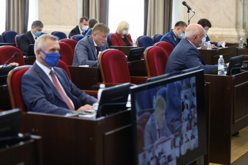 Депутаты Заксобрания Кубани, избранные в Госдуму РФ, сложили свои полномочия
